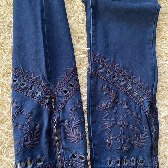 NWT tribal jeans ankle jeggings embroidery, women’s size 8 - Picture 16 of 16